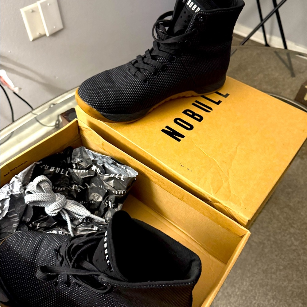 https://www.nobullproject.com/products/womens-black-gum-high-top-nobull-outwork
